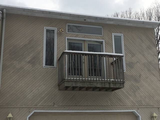 43 Robin Hood RdCranston, RI, 02921Providence County