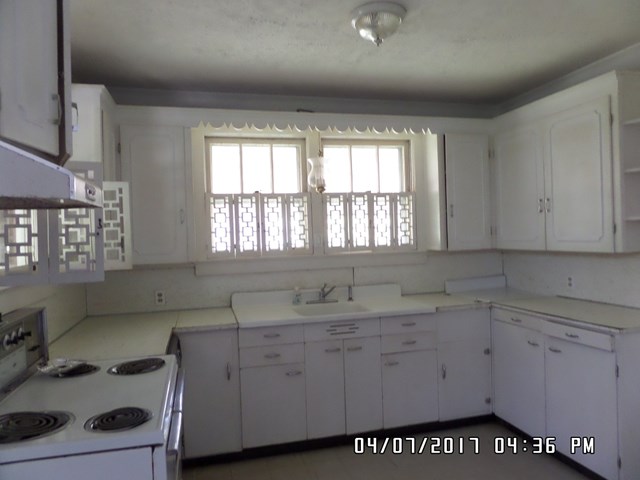 614 W Church, Bishopville, SC 29010