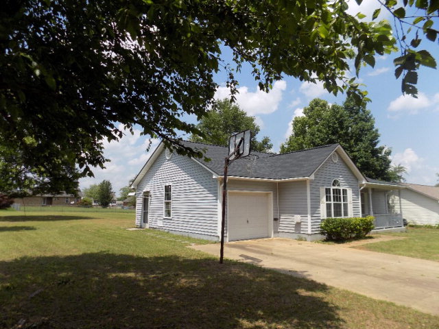 4465 Camden Hwy, Dalzell, SC 29040