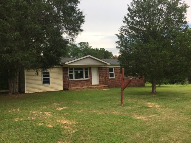 5474 William Martin Rd, Great Falls, SC 29055