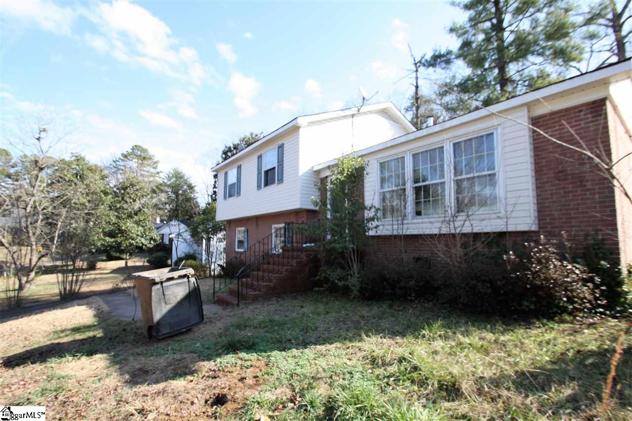 100 Lancer Court, Spartanburg, SC 29301