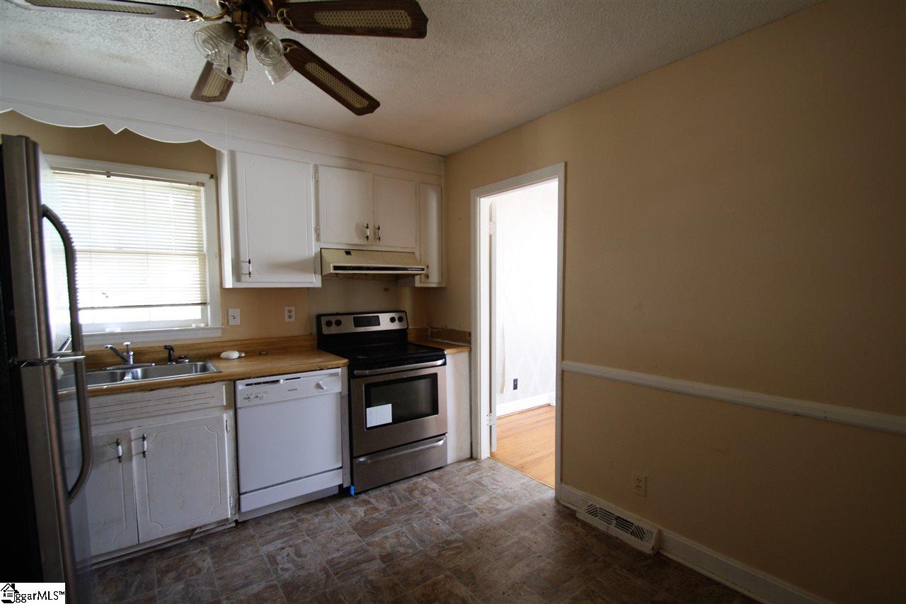 100 Lancer Court, Spartanburg, SC 29301