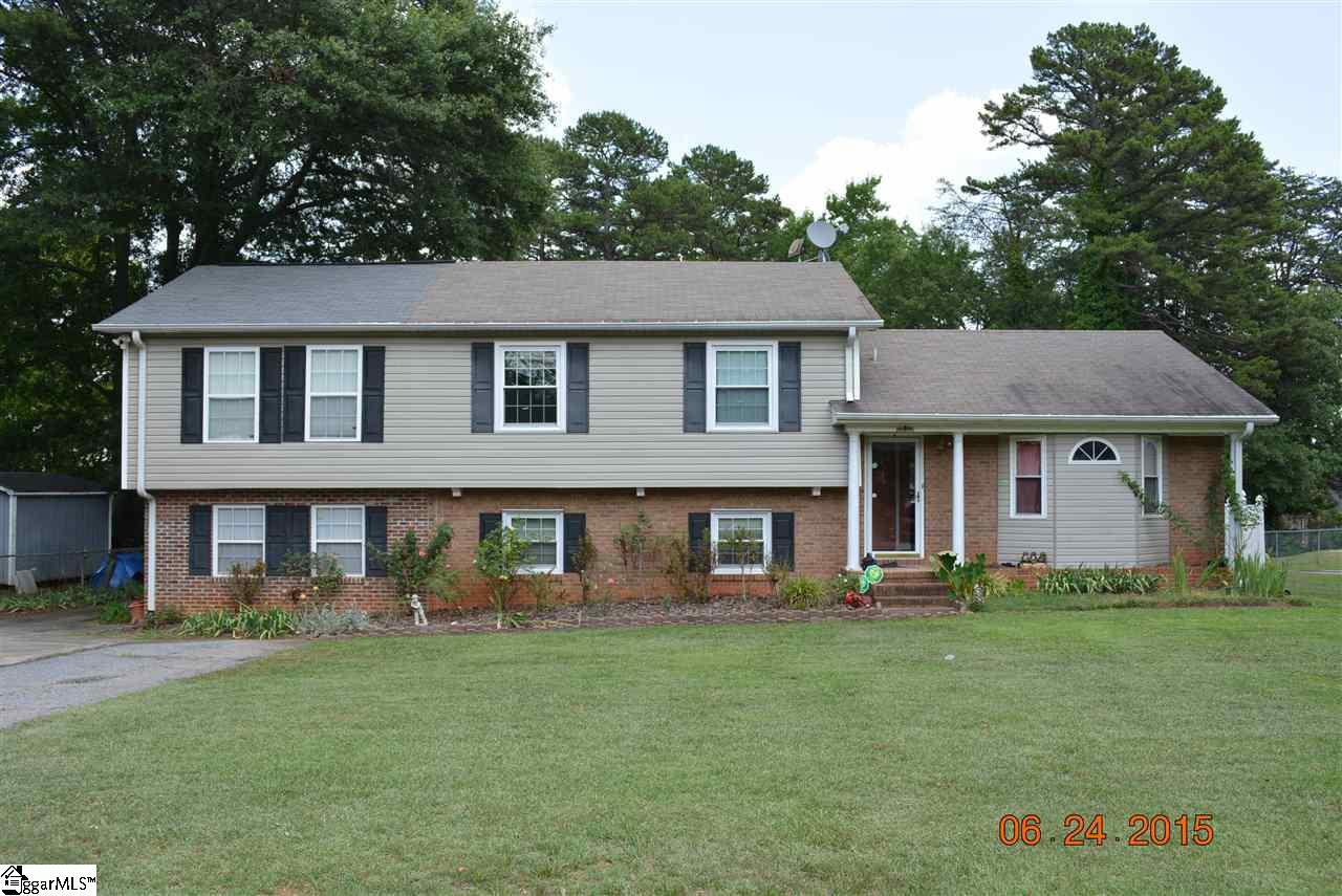 220 Sheffield Drive, Spartanburg, SC 29301