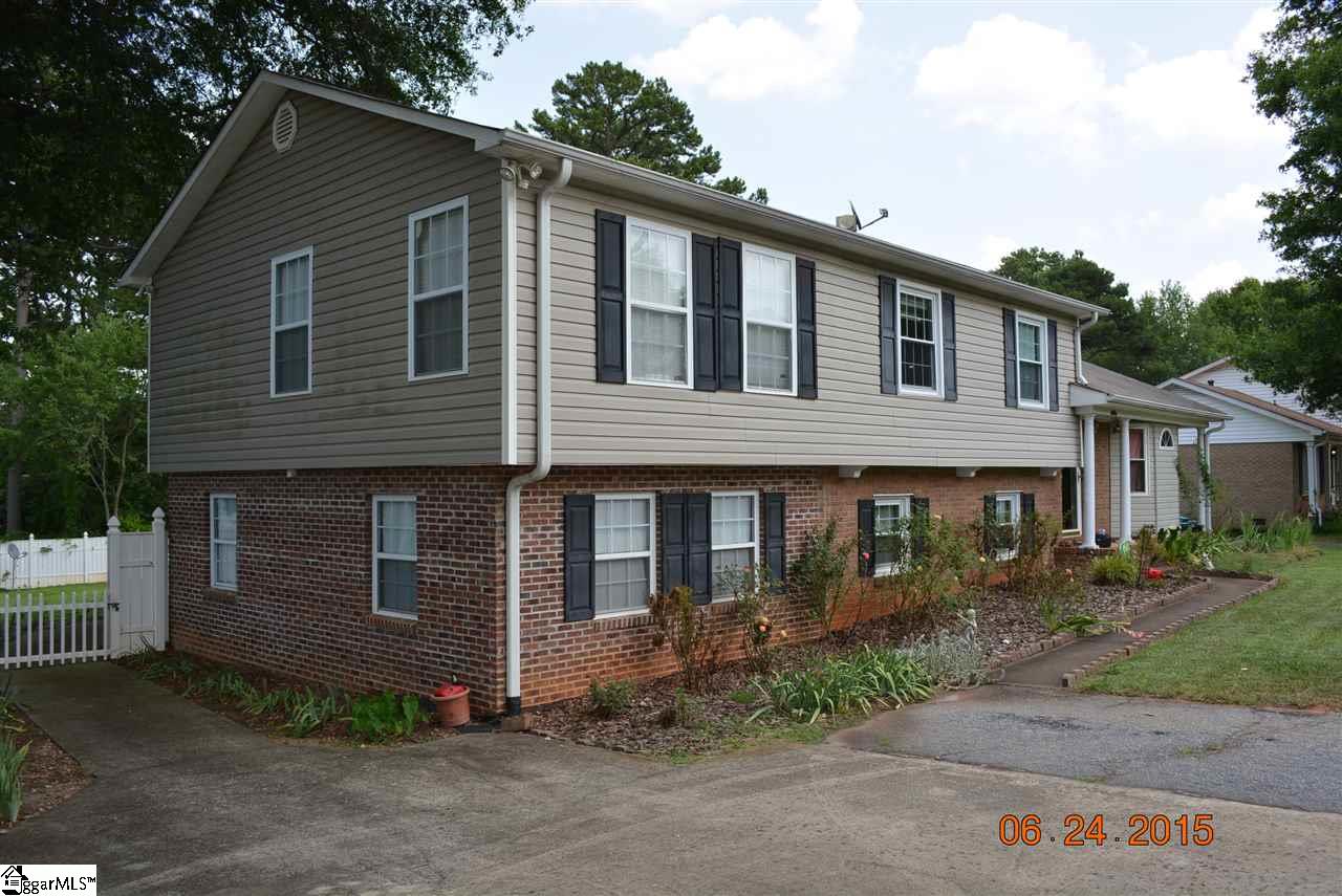 220 Sheffield Drive, Spartanburg, SC 29301