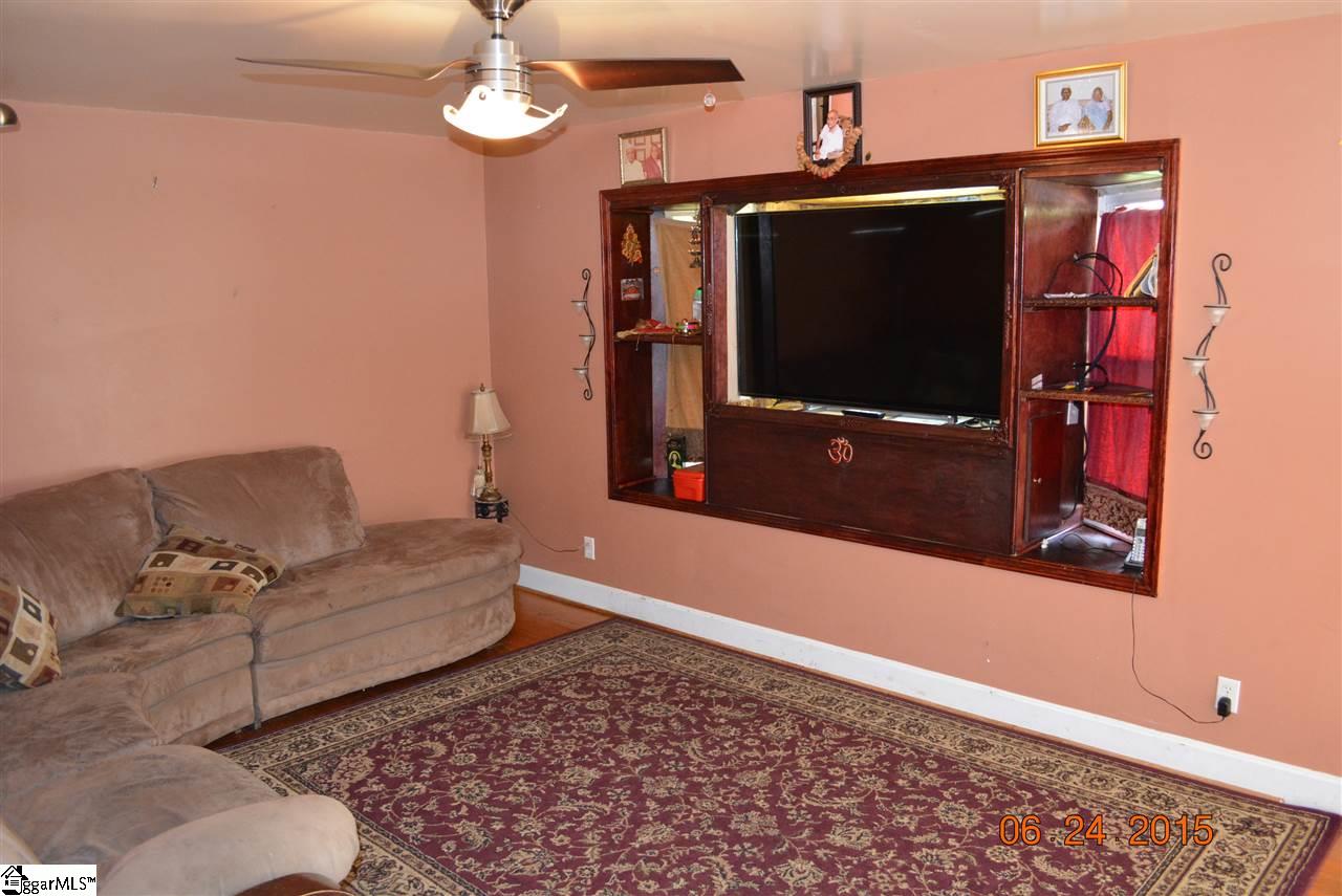 220 Sheffield Drive, Spartanburg, SC 29301