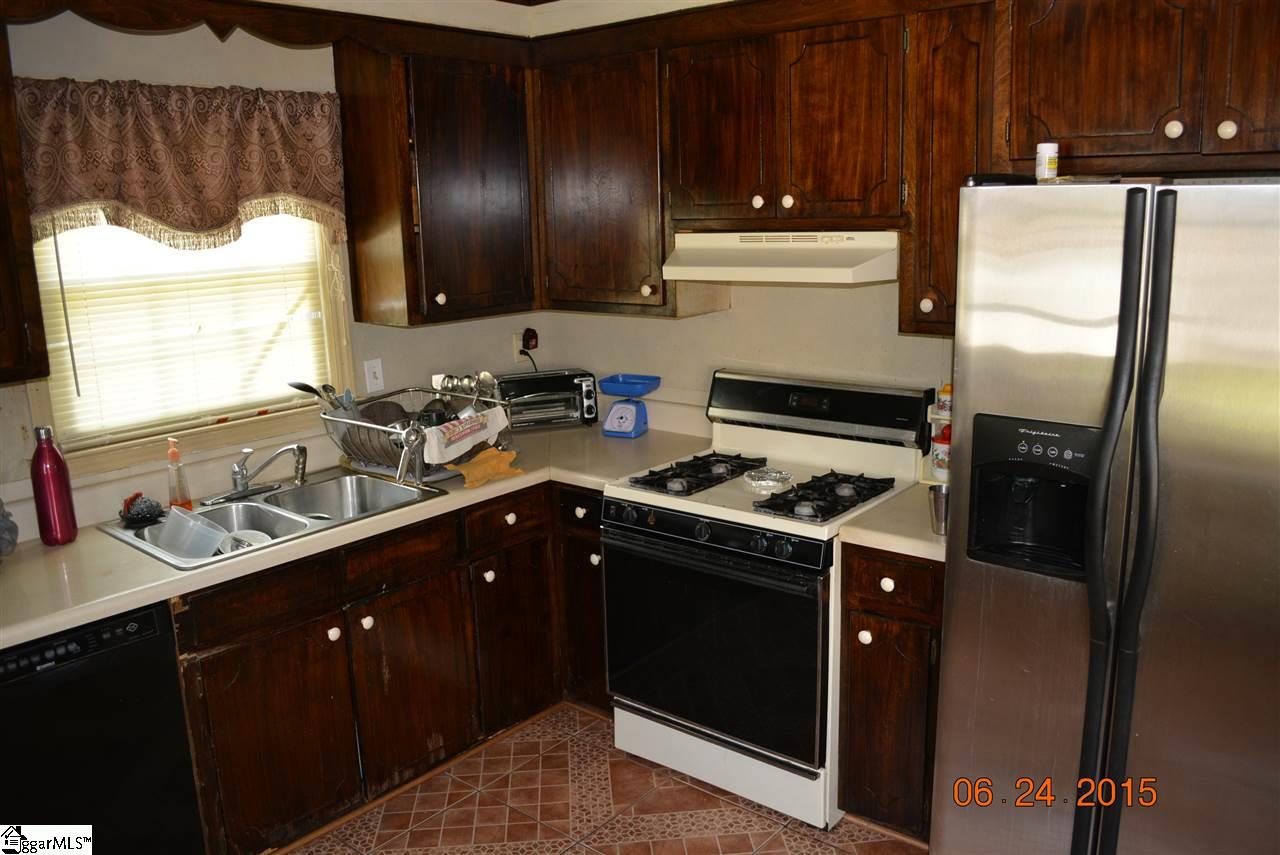 220 Sheffield Drive, Spartanburg, SC 29301