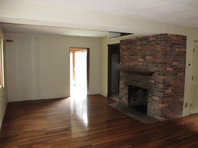 225 Holly DrSpartanburg, SC, 29301Spartanburg County