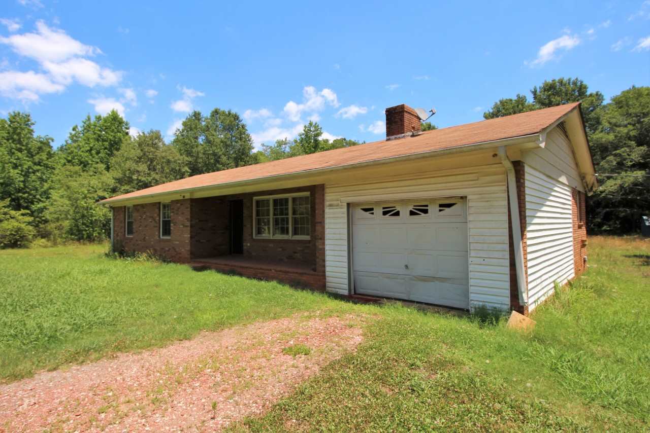 165 Huskey Ct, Spartanburg, SC 29303