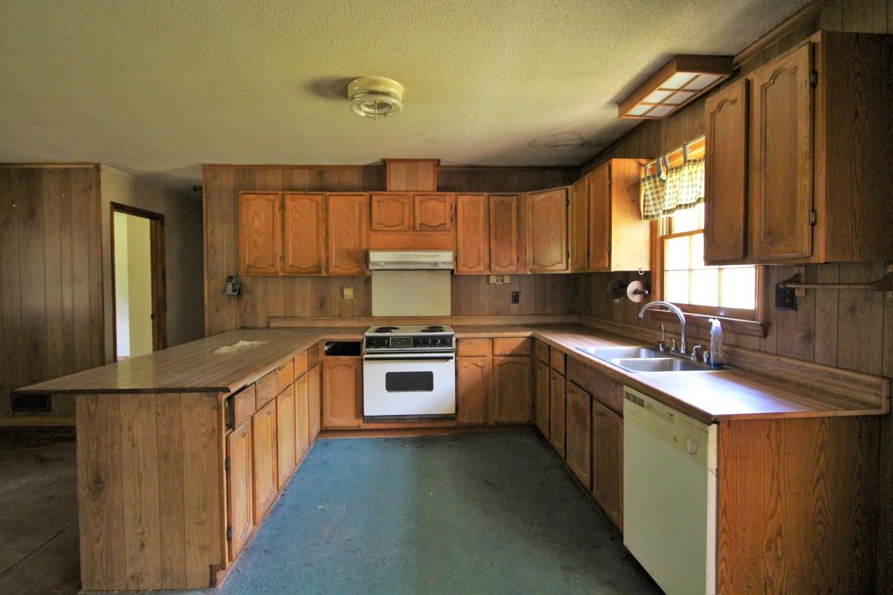 165 Huskey Ct, Spartanburg, SC 29303