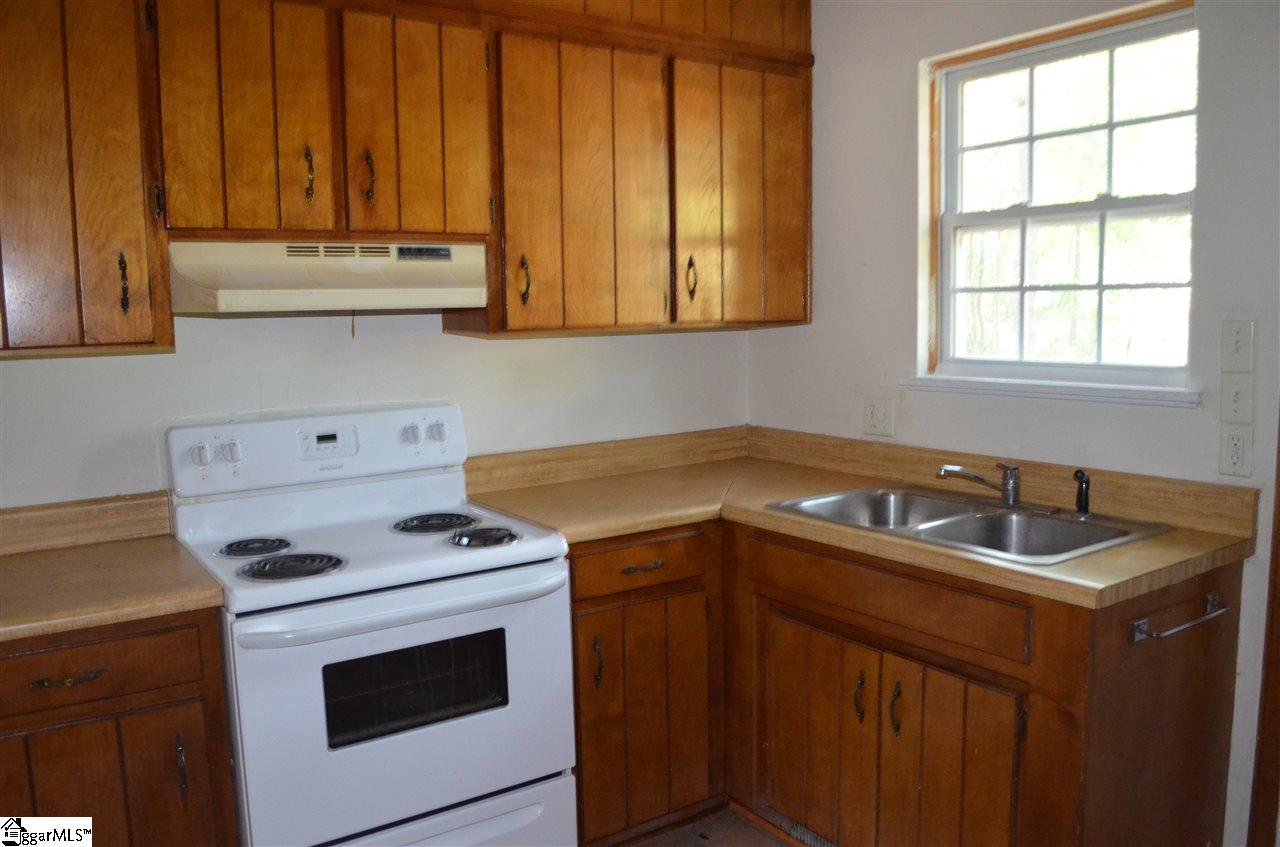 108 Colebrook Court, Boiling Springs, SC 29316