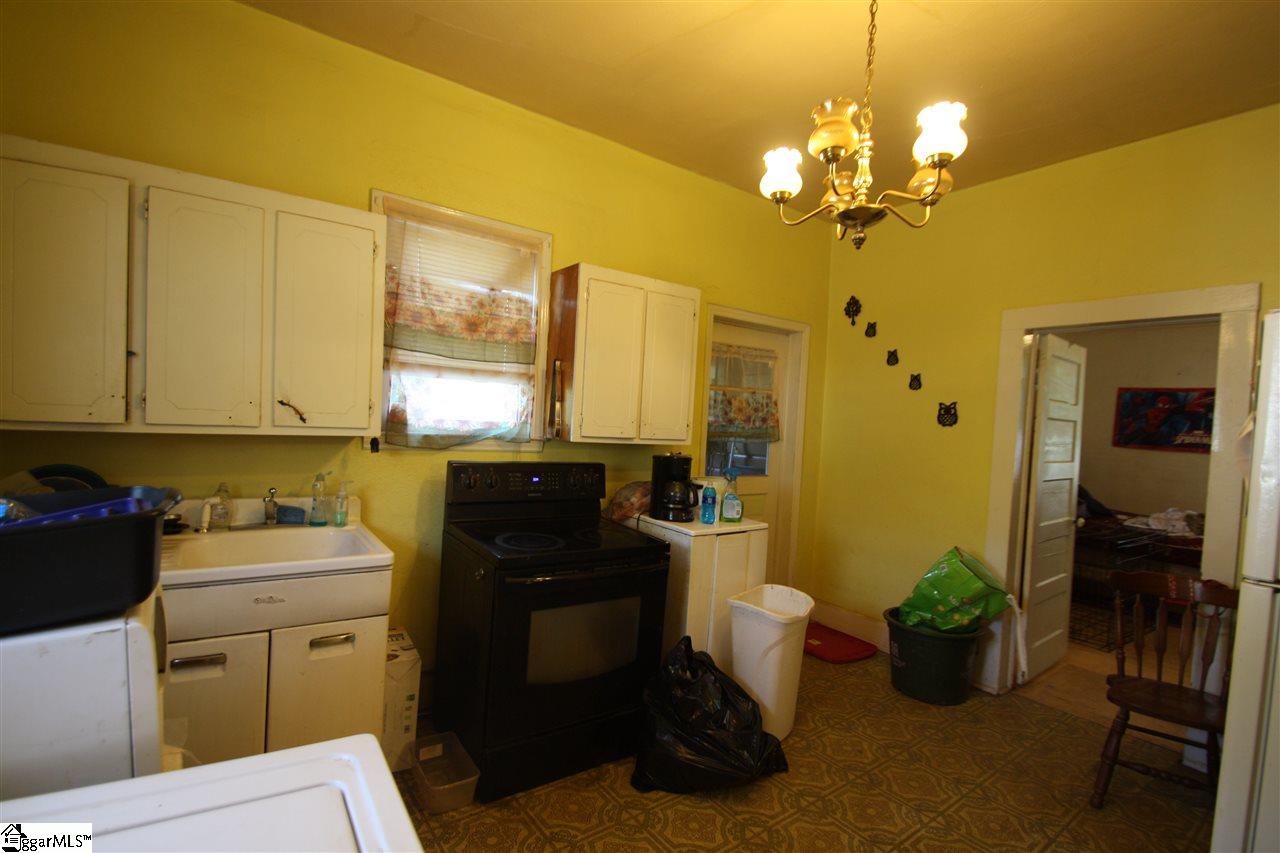 8231 3rd Street, Boiling Springs, SC 29316