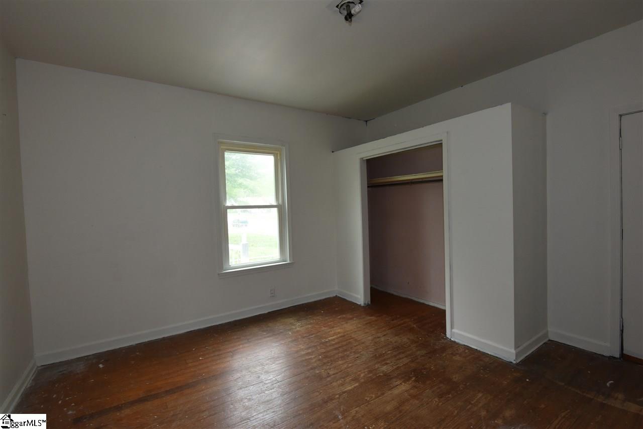307 Gordon Street, Clinton, SC 29325