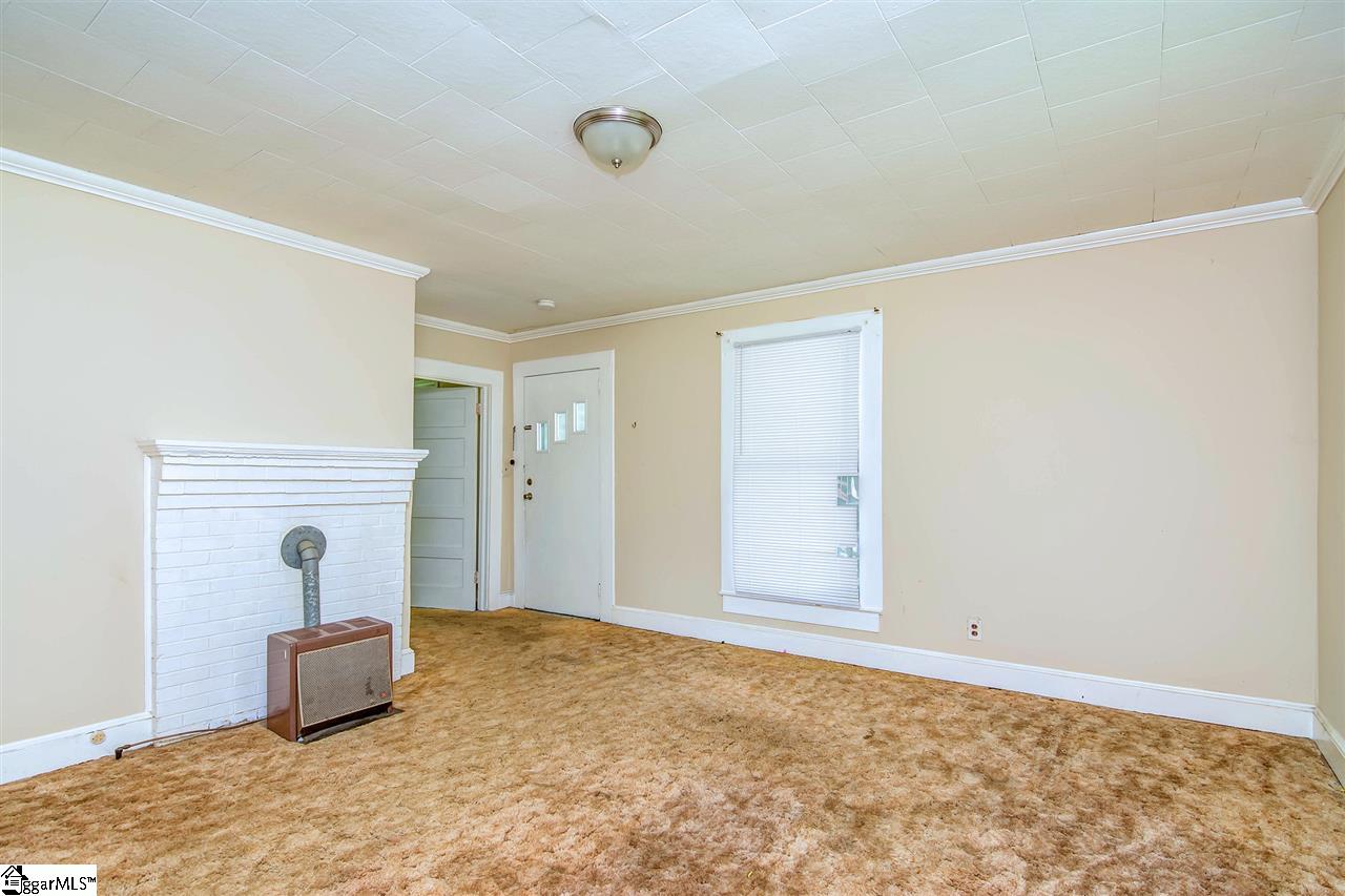 231 Oak Street, Clinton, SC 29325