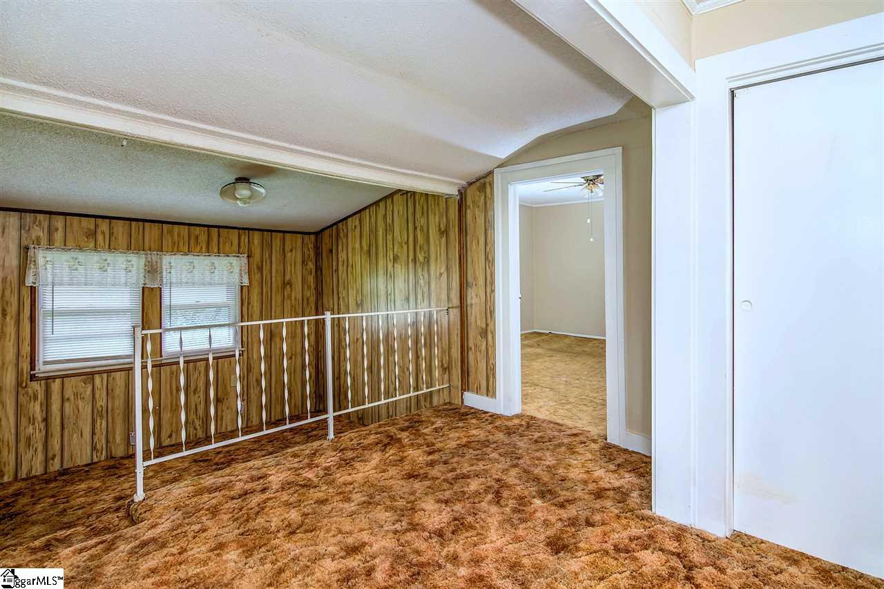 231 Oak Street, Clinton, SC 29325
