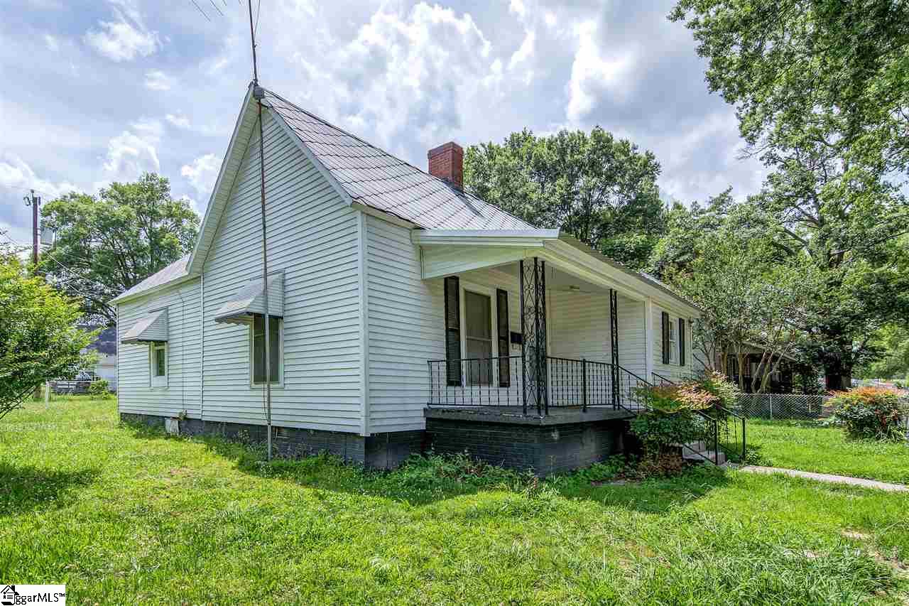 231 Oak Street, Clinton, SC 29325