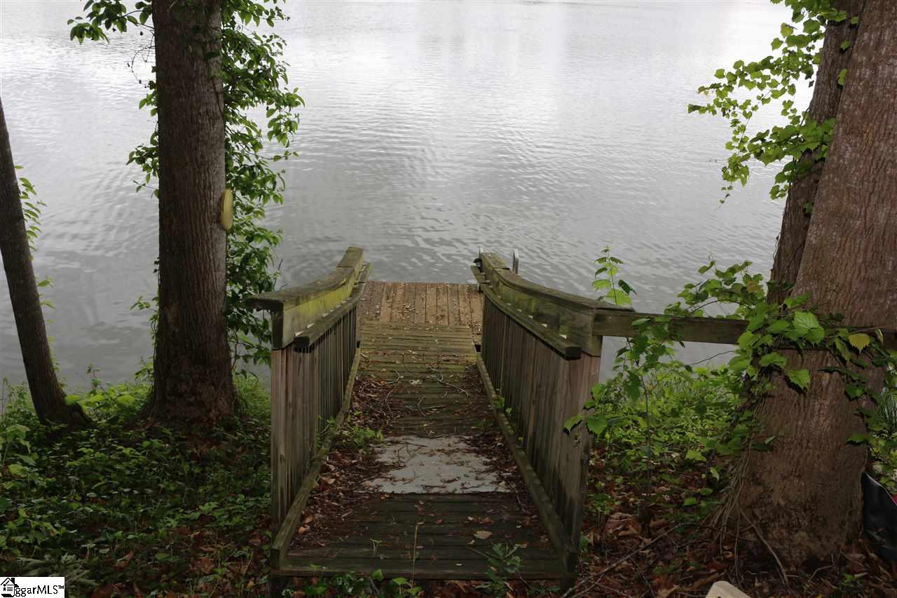 W Lakeview Drive, Duncan, SC 29334