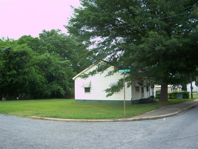 504 Floyd Baker Blvd, Gaffney, SC 29340