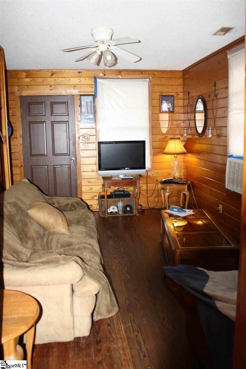 11 Poplar Street, Startex, SC 29377