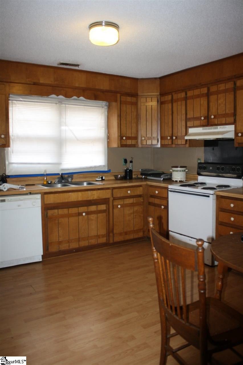 11 Poplar Street, Startex, SC 29377