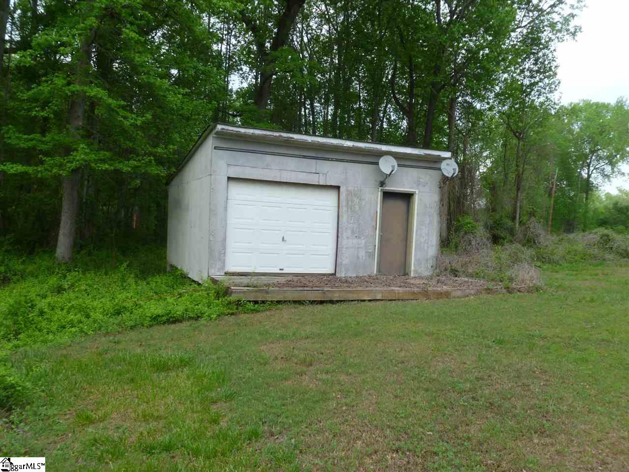 10422 Greenville Highway, Wellford, SC 29385