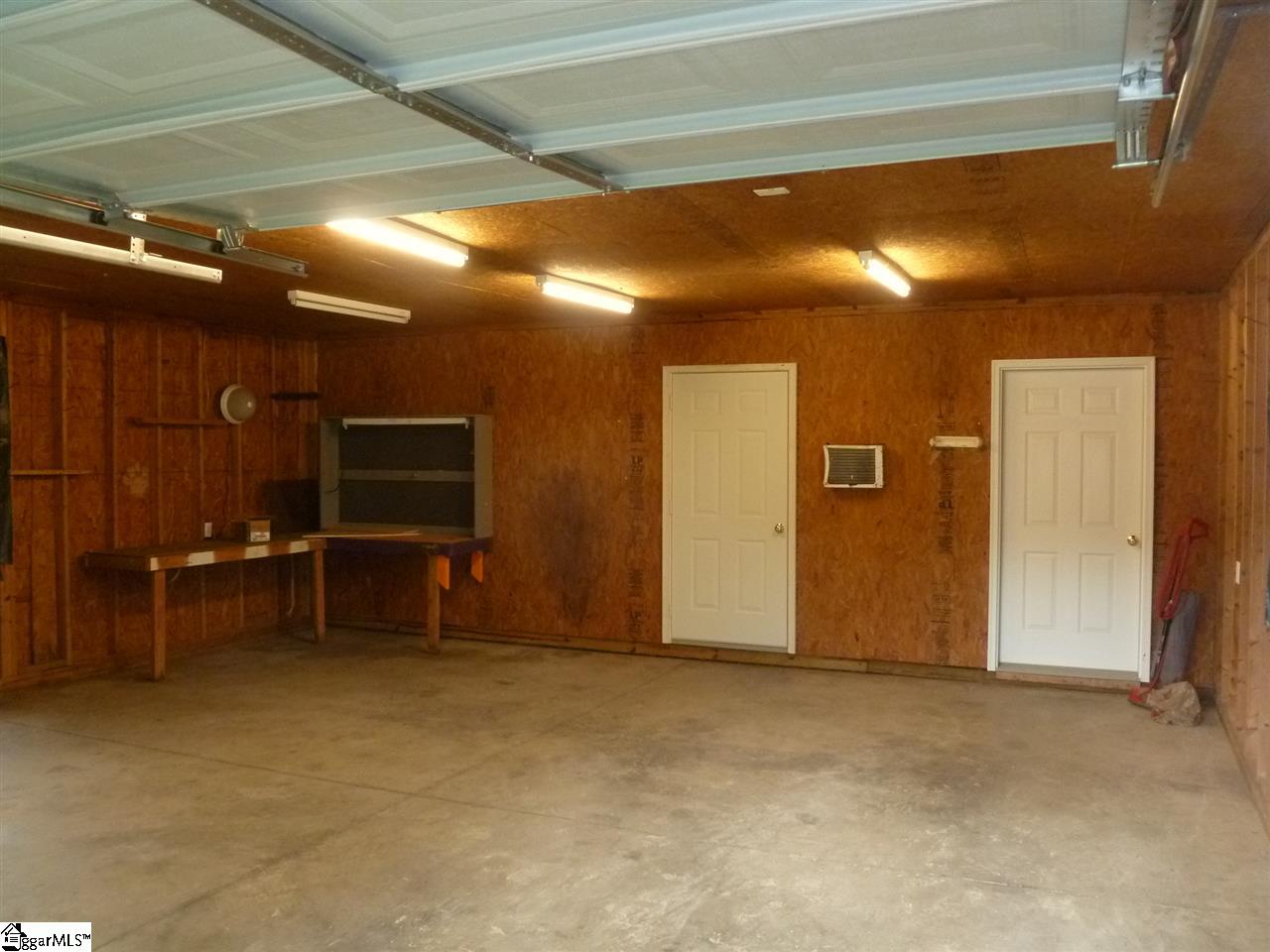 10422 Greenville Highway, Wellford, SC 29385