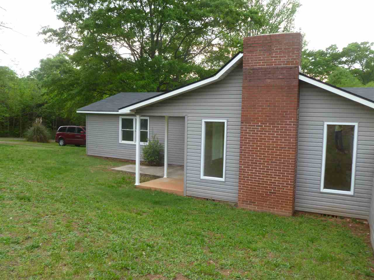 10422 Greenville Hwy, Wellford, SC 29385