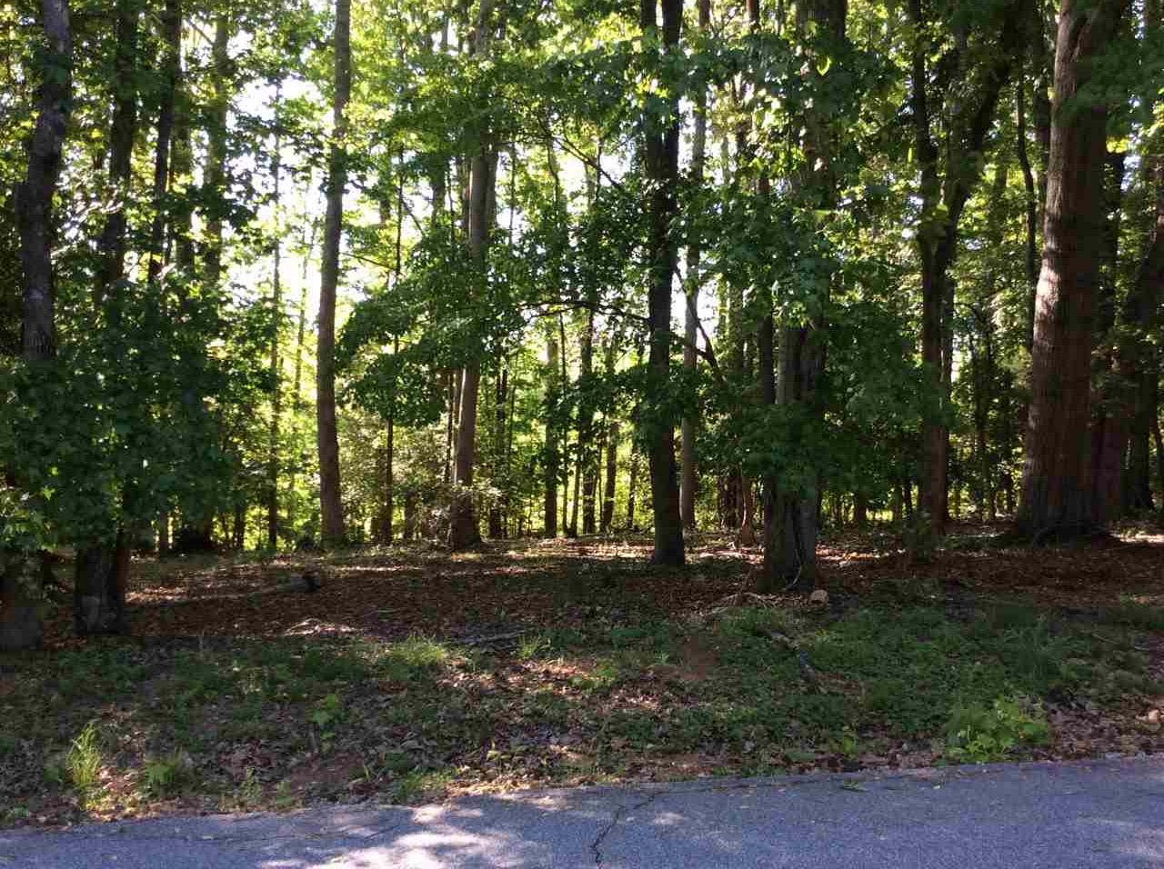 124 Oakwood Drive, Woodruff, SC 29388