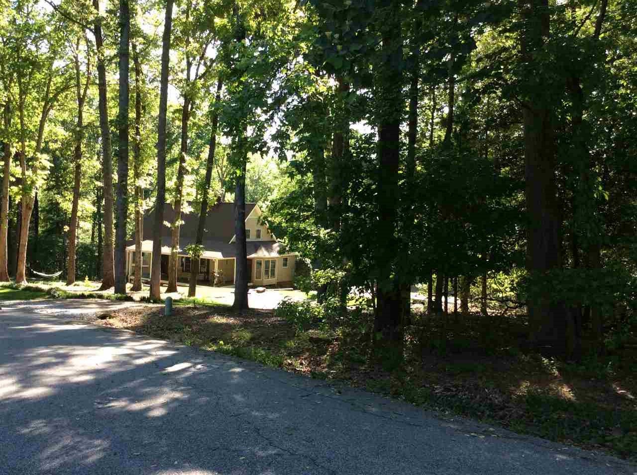124 Oakwood Drive, Woodruff, SC 29388