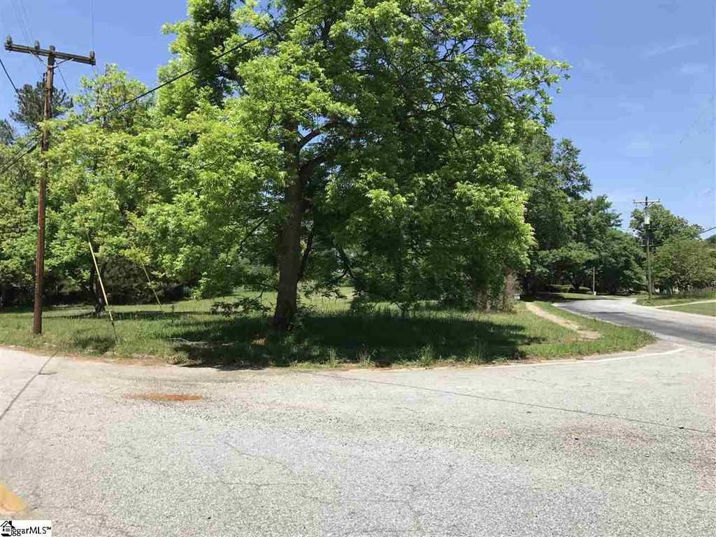 00 W Georgia St, Woodruff, SC 29388