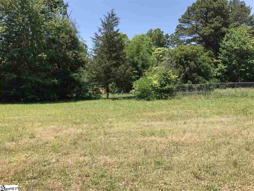 00 W Georgia St, Woodruff, SC 29388