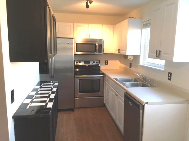 415 Parkdale Drive 13-D, Charleston, SC 29414