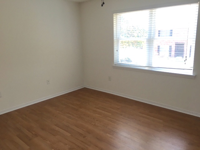 415 Parkdale Drive 13-D, Charleston, SC 29414