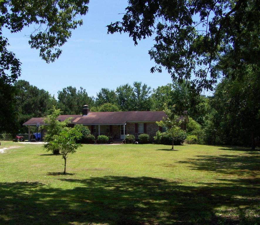 1575 Pynes Community Rd, Green Pond, SC 29481