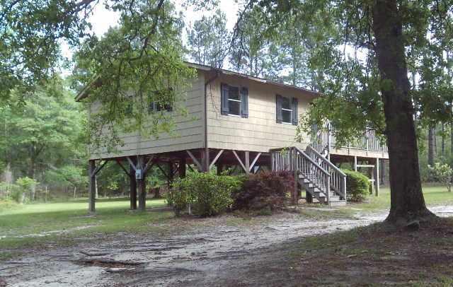 178 Hemlock Lane, Smoaks, SC 29481
