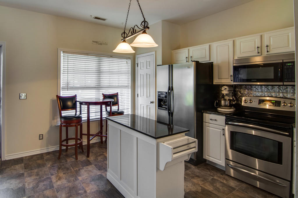 302 Chinquapin Drive, Summerville, SC 29485