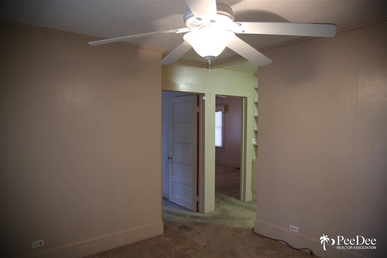 1409 W Carolina Ave, Hartsville, SC 29550