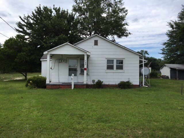 702 Poplar Street, Hartsville, SC 29550