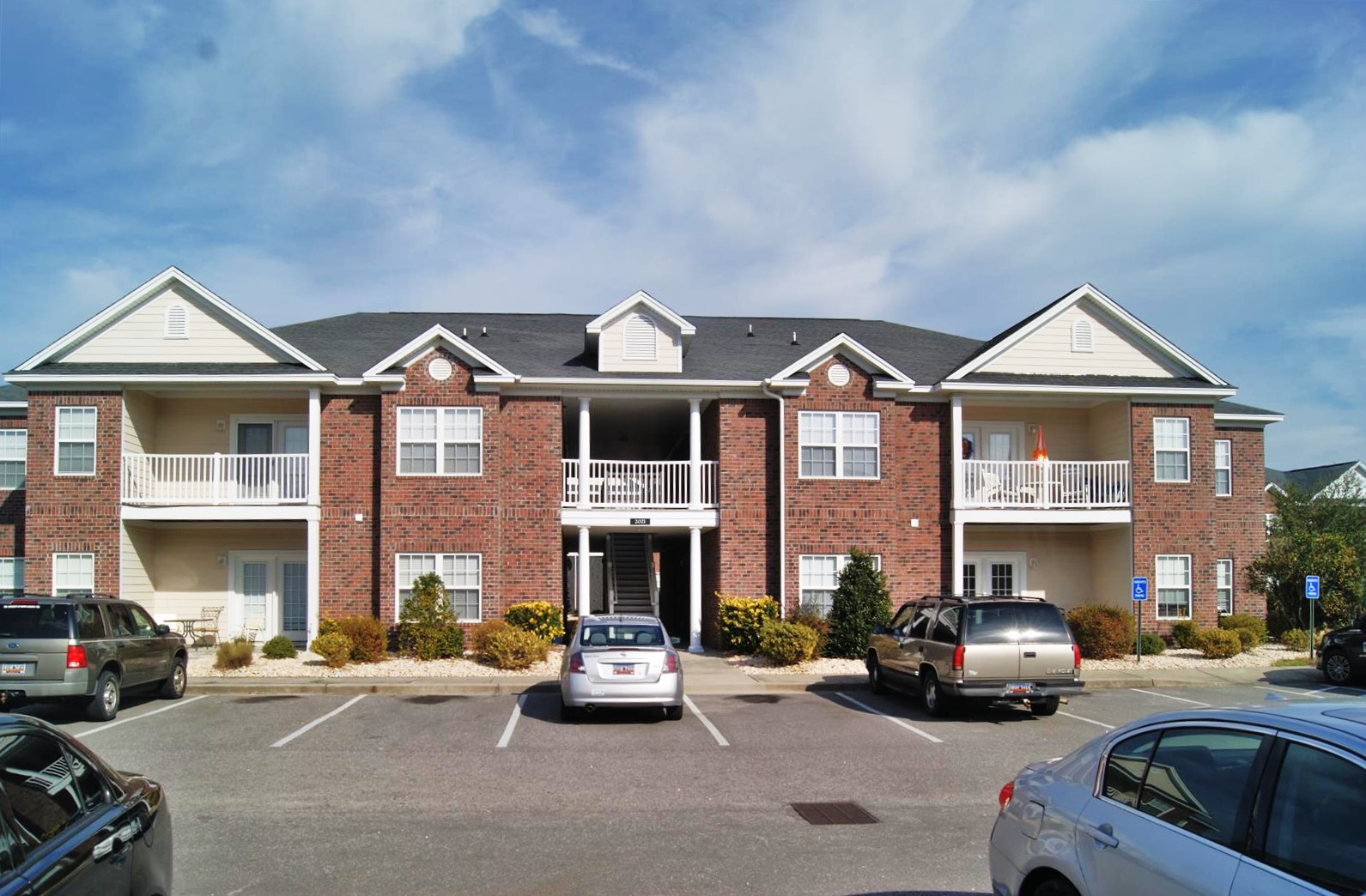 2021 Silvercrest Dr, Myrtle Beach, SC 29579