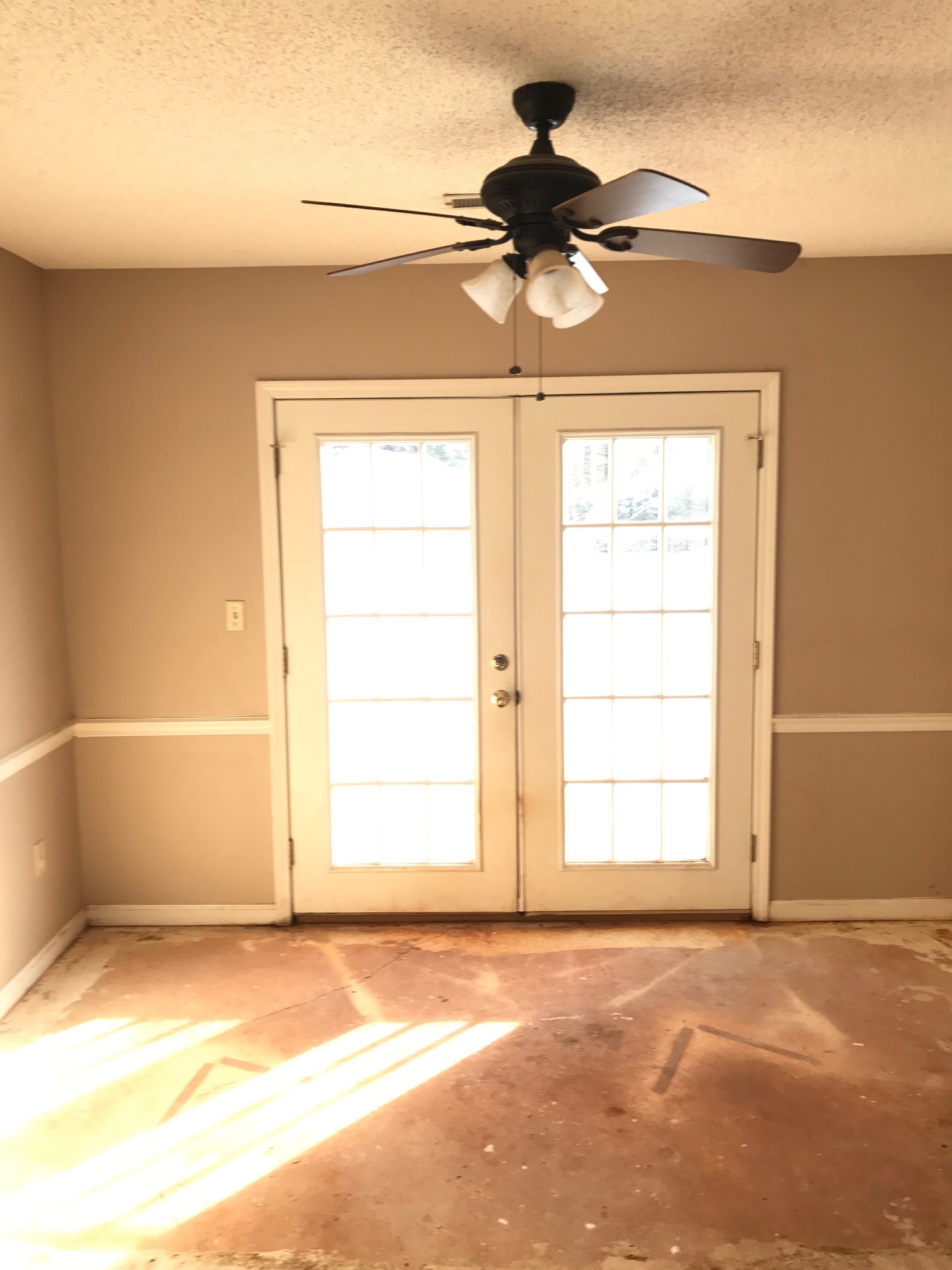 11 W Crossridge DrGreenville, SC, 29617Greenville County