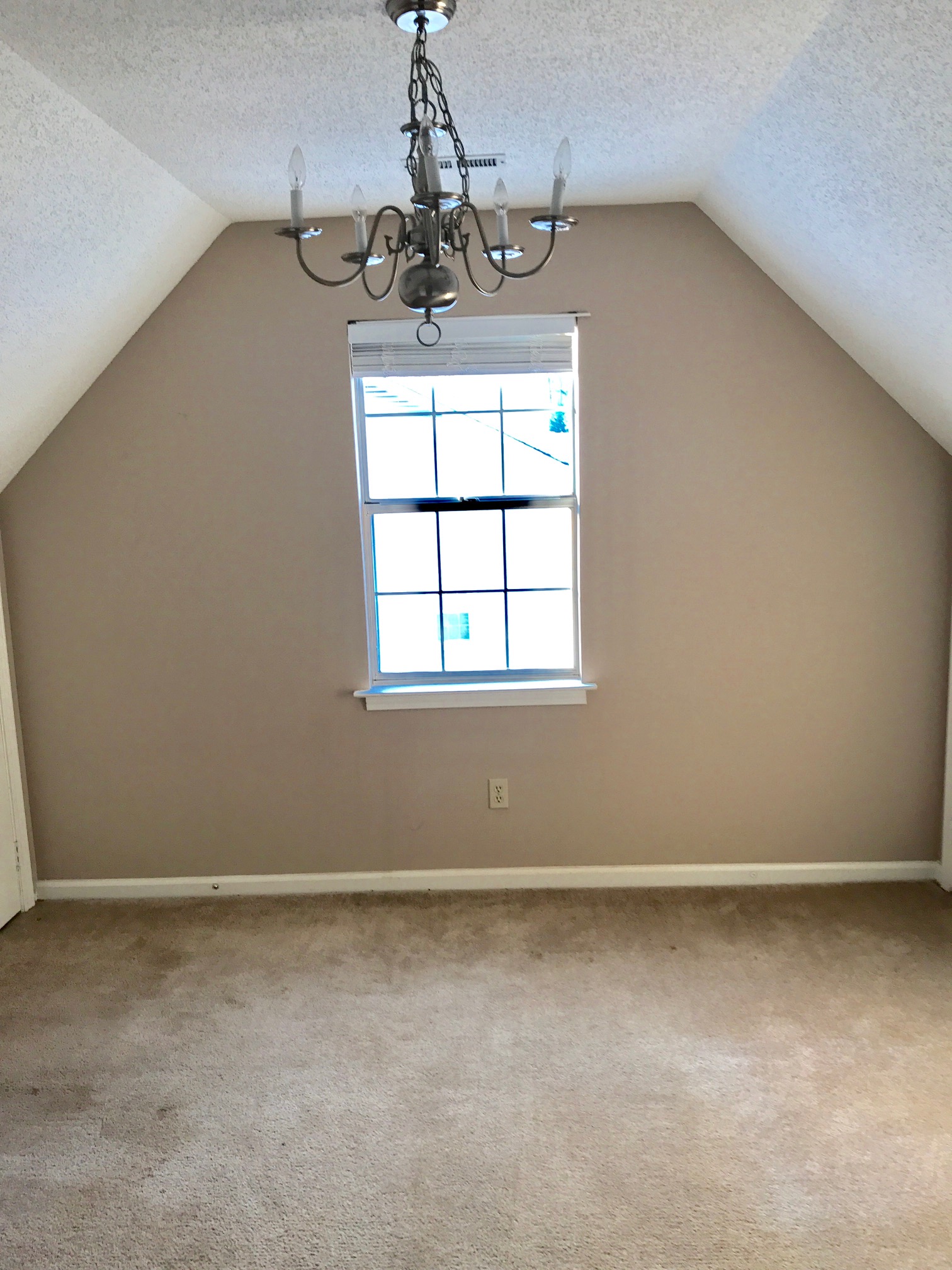11 W Crossridge DrGreenville, SC, 29617Greenville County
