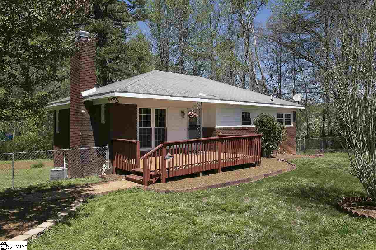 9 LAKEVIEW Drive, Greenville, SC 29617