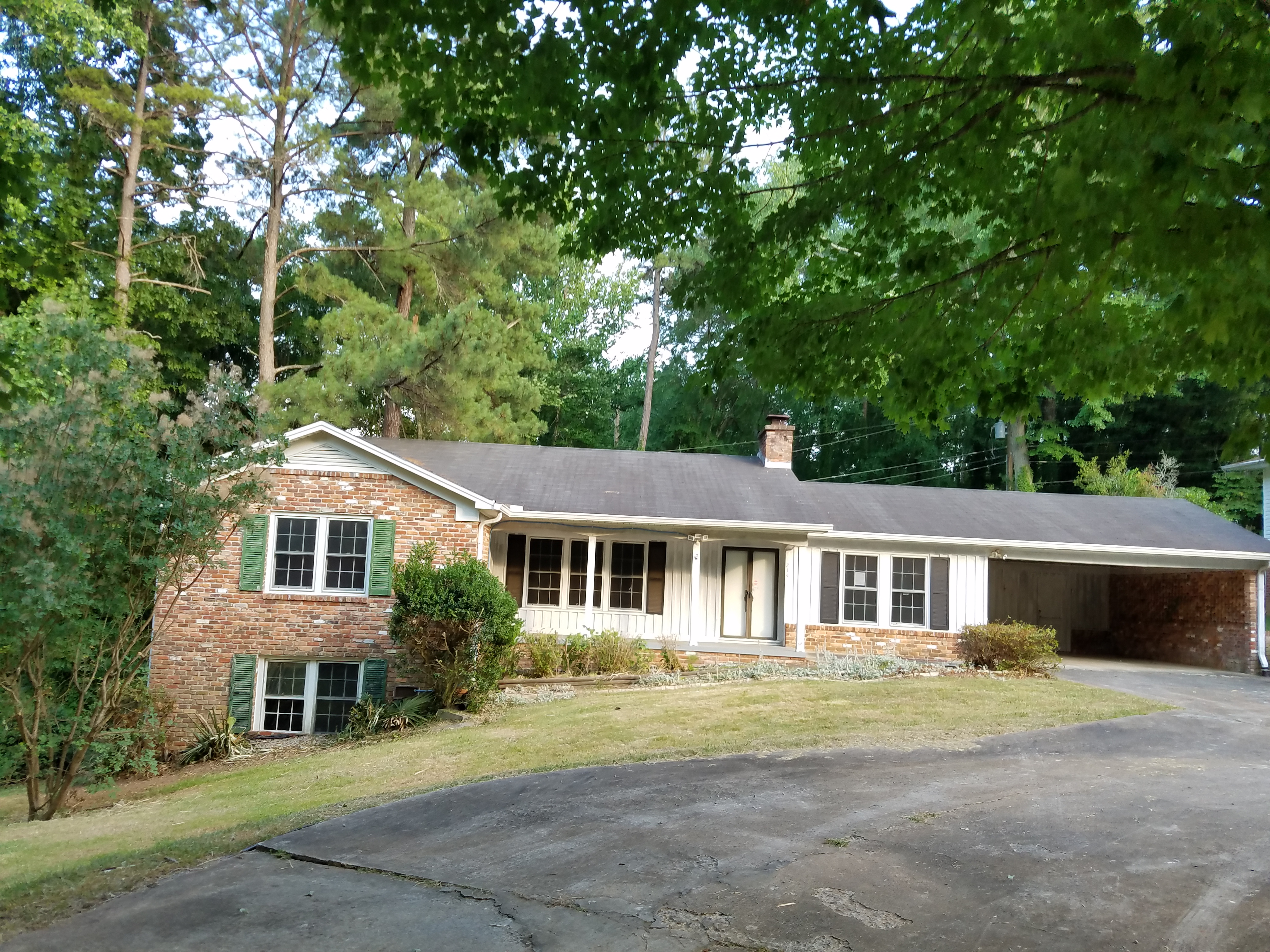 214 Forest Hill DriveAnderson, SC, 29621Anderson County