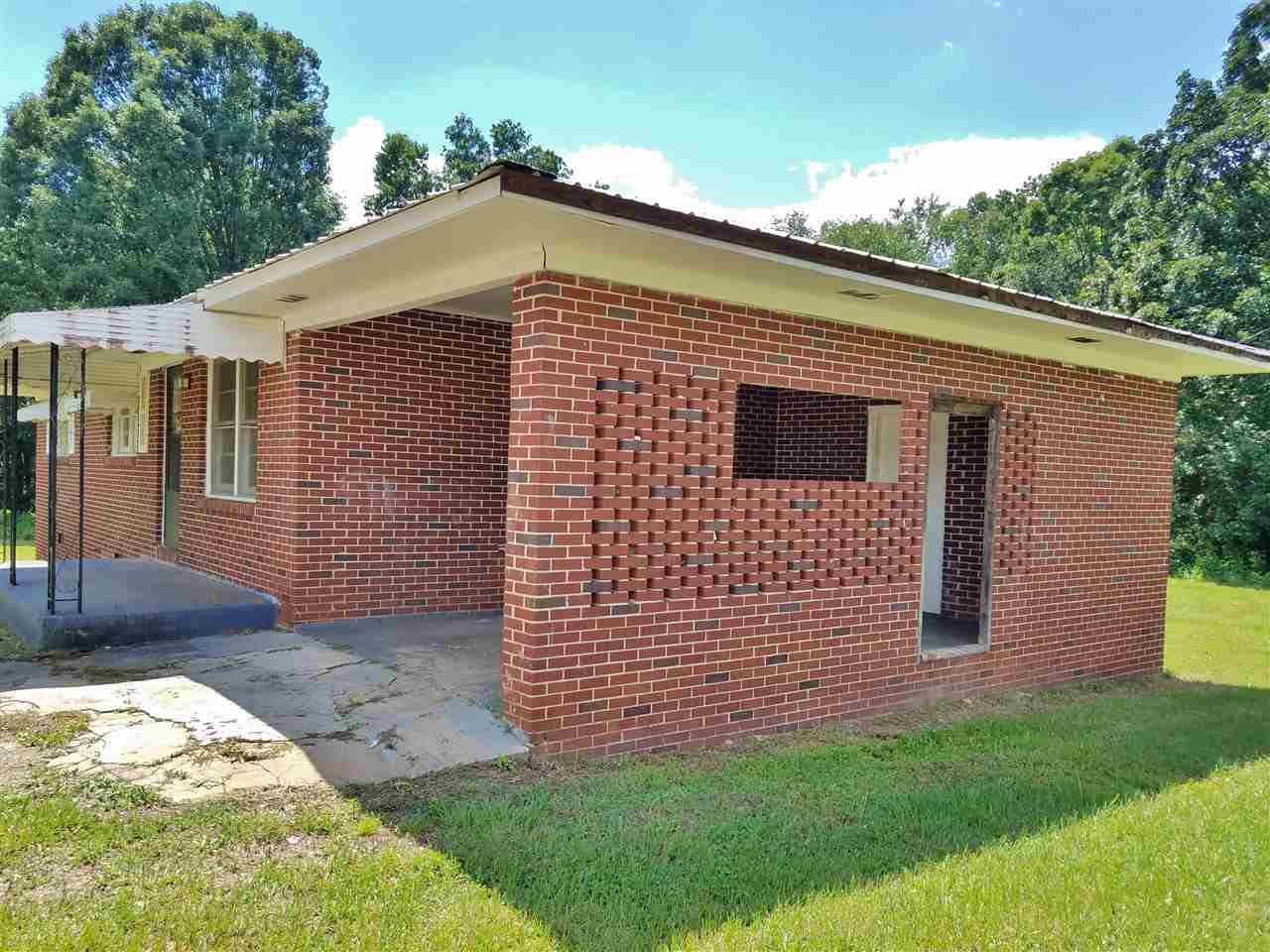 141Black Hill Rd, Due West, SC 29639