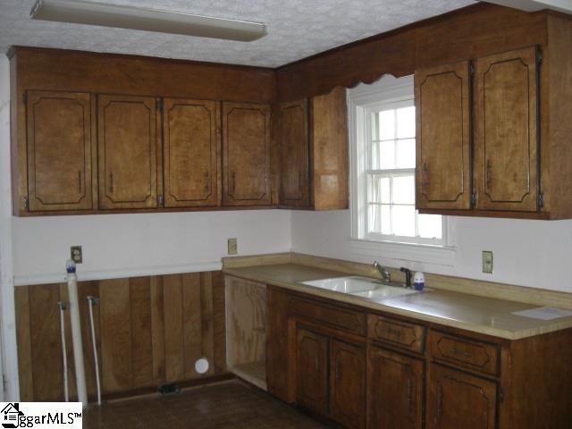105 S 2nd Street, Easley, SC 29640