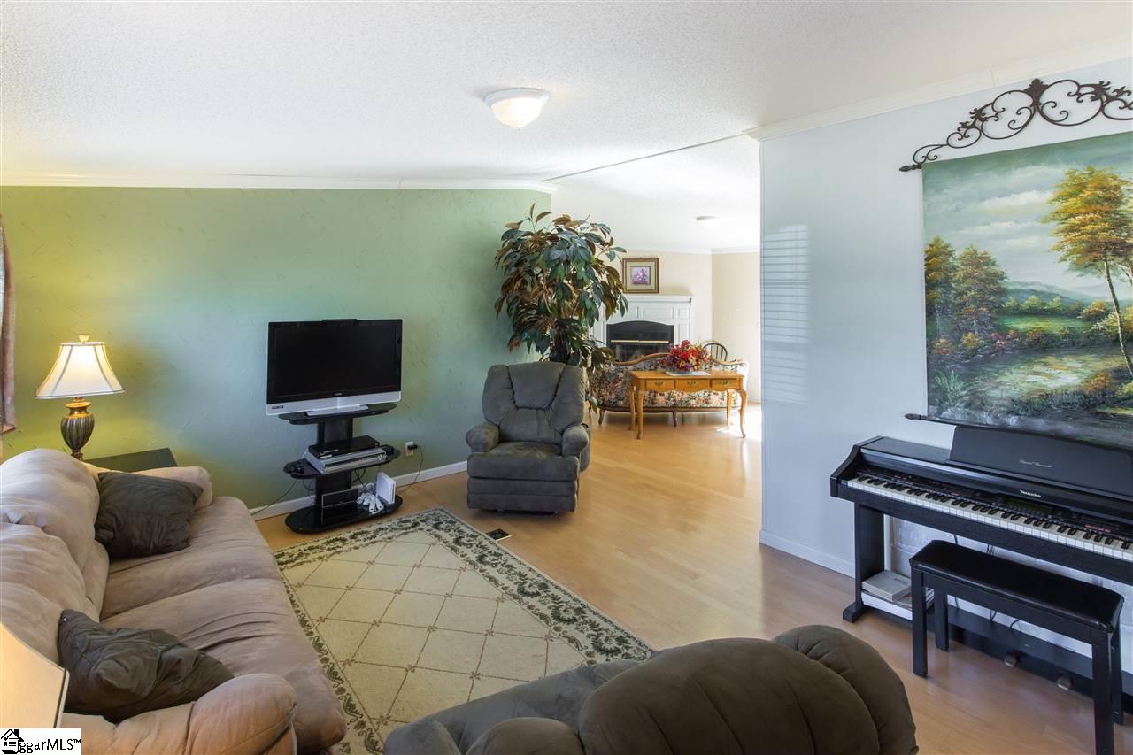 5 Barnhart Lane, Fountain Inn, SC 29644