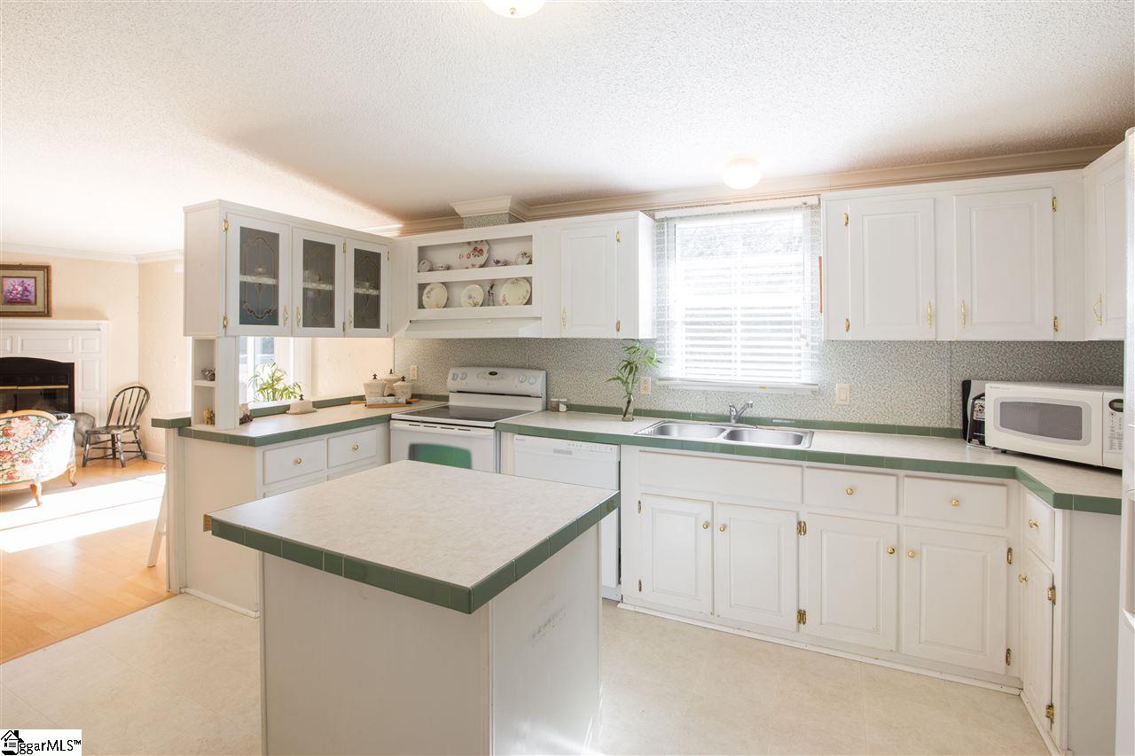 5 Barnhart Lane, Fountain Inn, SC 29644