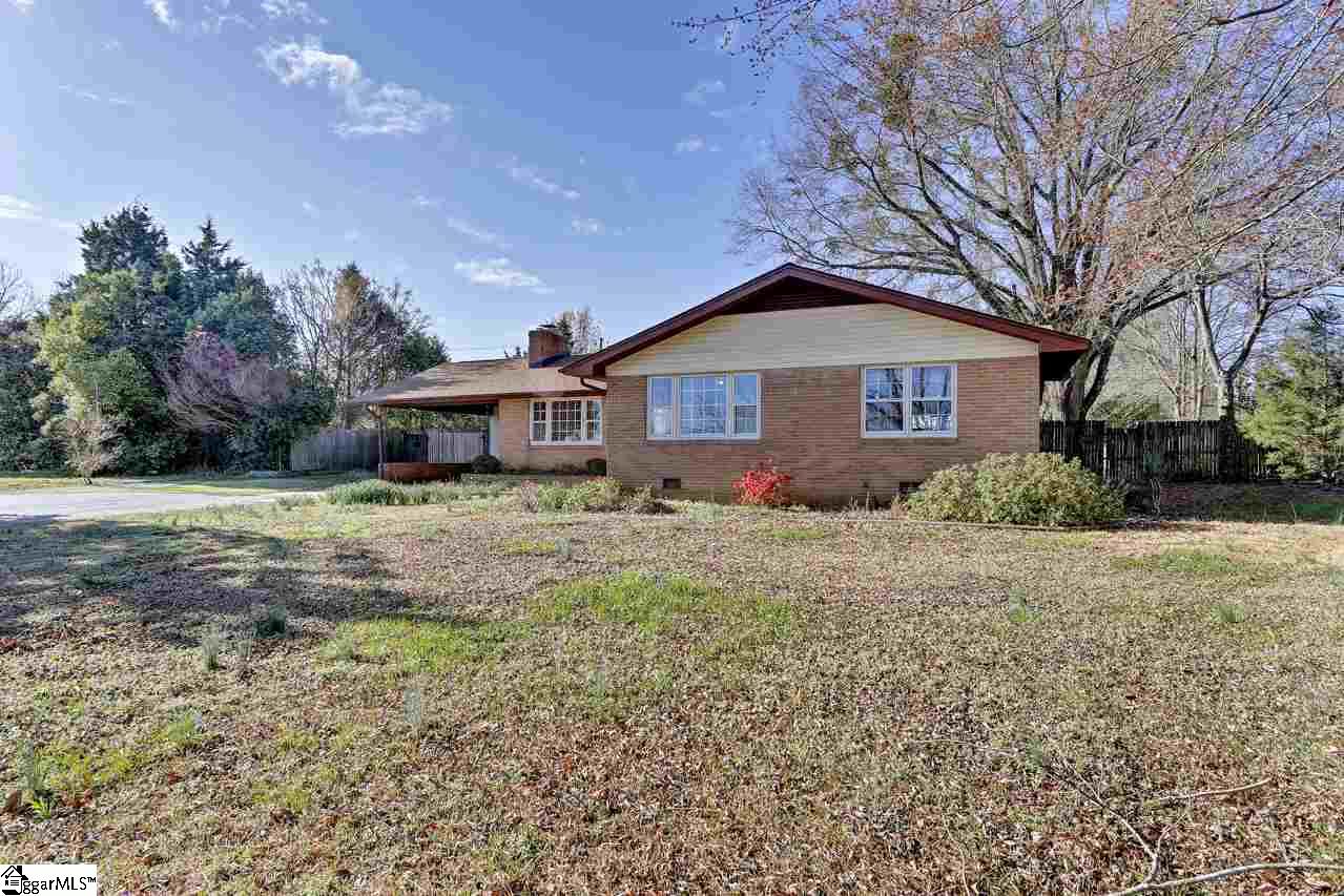 1182 N Old Laurens Road, Fountain Inn, SC 29644