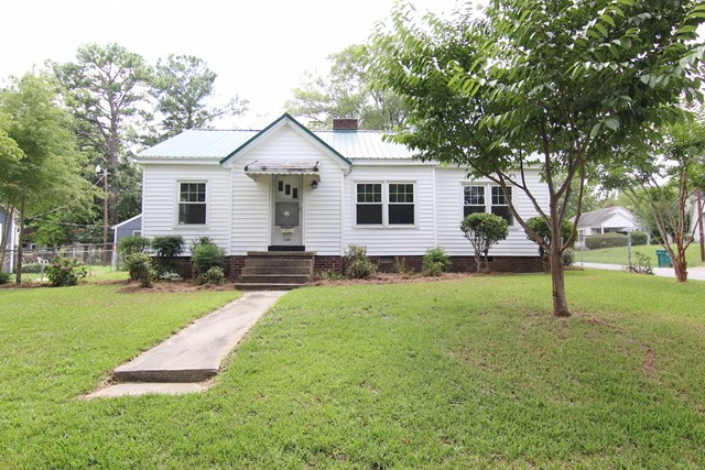 1100 Brannon St, Greenwood, SC 29646