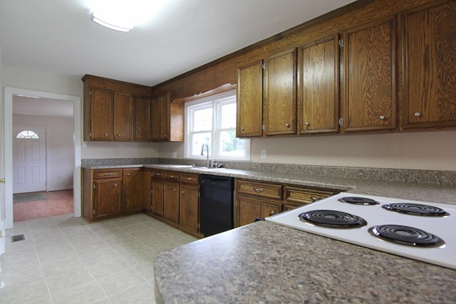 1100 Brannon St, Greenwood, SC 29646