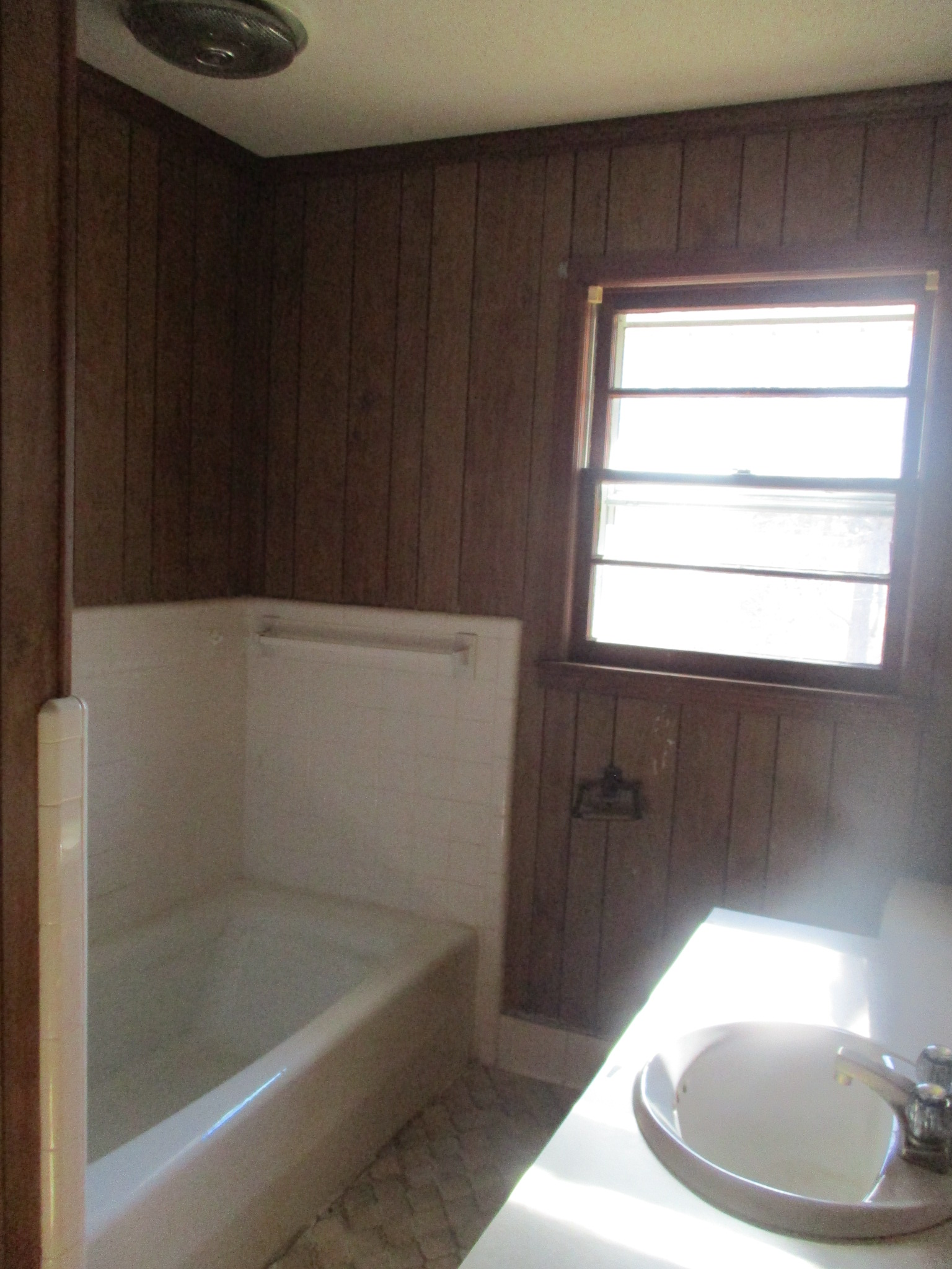 137 Avondale RdGreenwood, SC, 29649Greenwood County